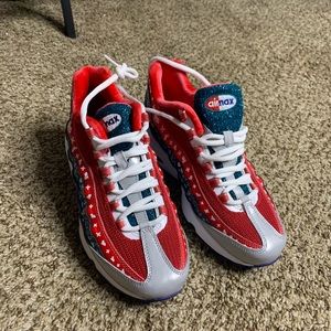 Nike Airmax- never worn (too big) Christmas Edition